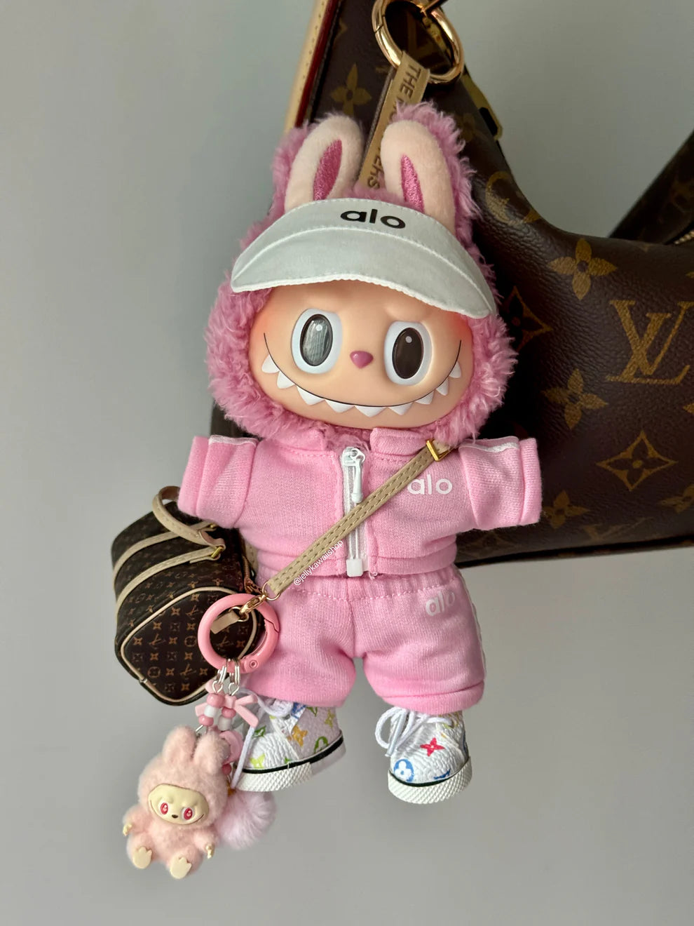 ALO 17cm Labubu Clothes Set(NO DOLL) Accessories Suit Cute Clothes for Labubu Dress up Unique Style (Fits Gen 1/2/3)